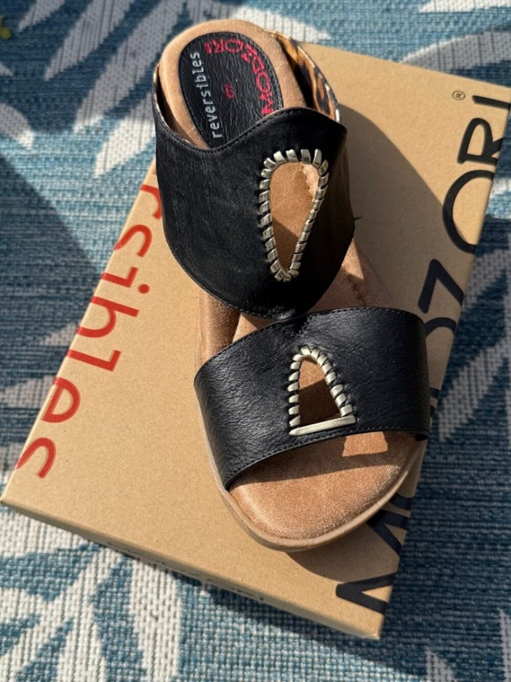 Modzori Reversable Sandals - Black/Leopard Print